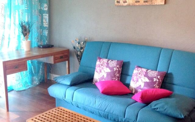 Studio in Le Moule, With Enclosed Garden and Wifi - 30 m From the Beac