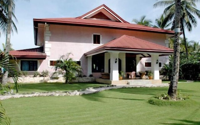 Las Flores Country & Beachside Hotel