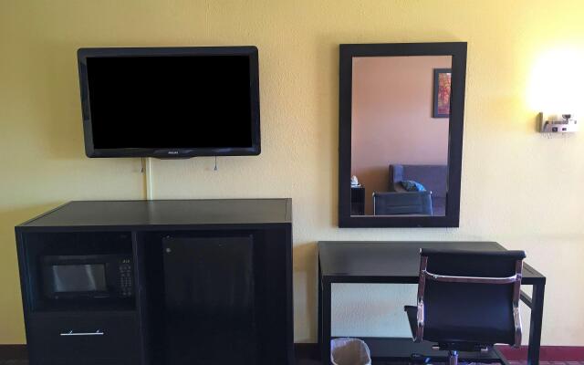 Americas Best Value Inn - Canton