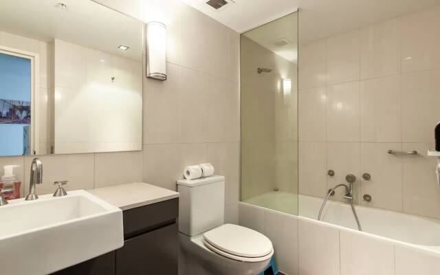 Spacious 2 Bedroom Flat In Wolli Creek