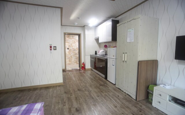 Mangsang Haeorum Family Hotel