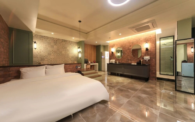Ulsan Jinjangdong Samsungjang Hotel