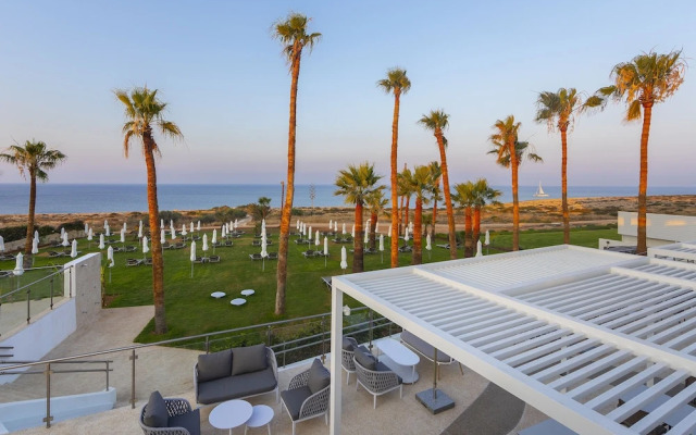 Leonardo Crystal Cove Hotel & Spa by the sea