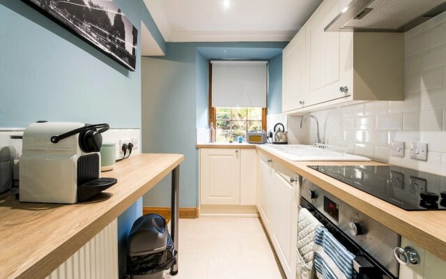 Cool Stockbridge Apartment Edinburgh New Town