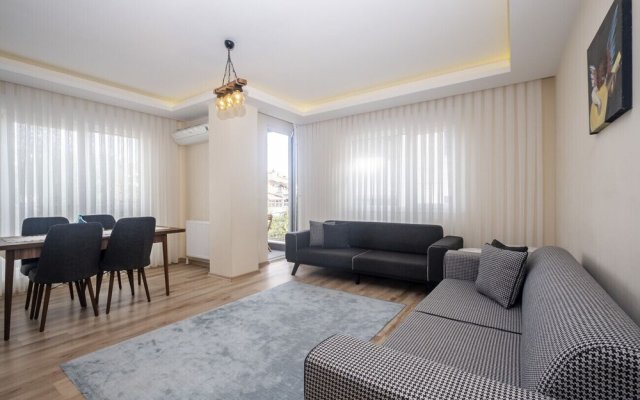 Modern and Central Flat With Balcony in Maltepe
