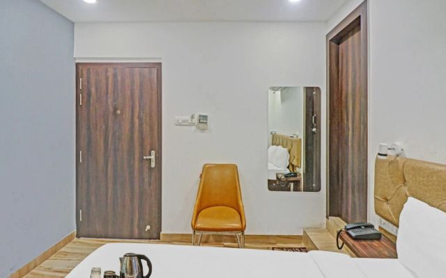 OYO 77788 Townhouse 405 Mall Road