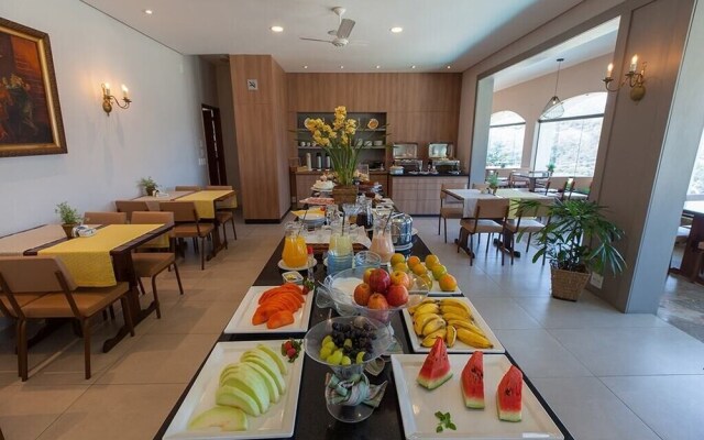 Hotel Dominguez Master