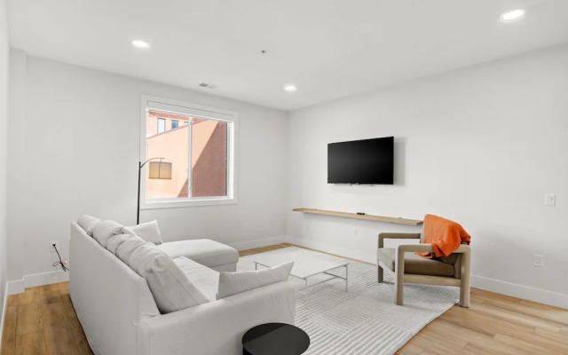 The Loop Downtown By Kasa