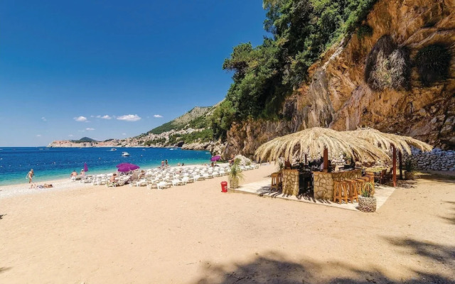 Stunning Home in Cibaca With Wifi and 2 Bedrooms