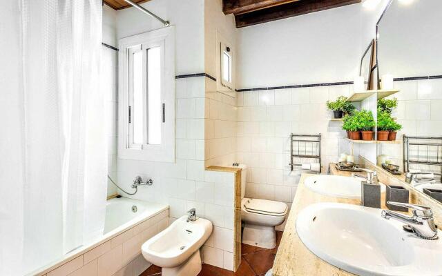 Lovely penthouse 2BR in Eixample - ArtBlue