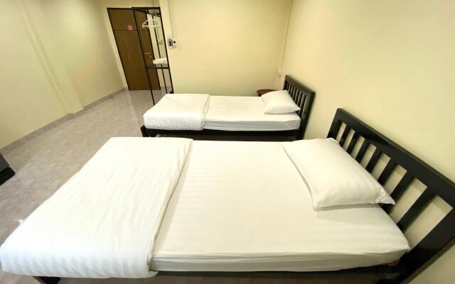 Gate 2 Hostel