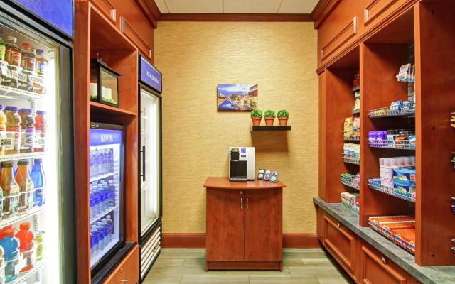 Hilton Garden Inn Ottawa Airport