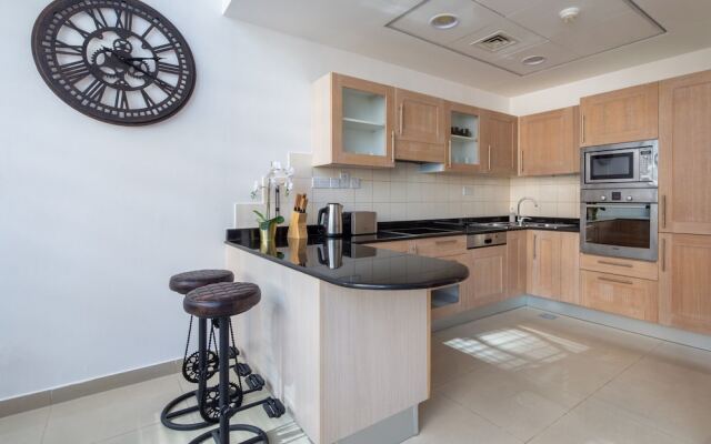 Lively & Spacious 1BR Loft in Dubai Marina