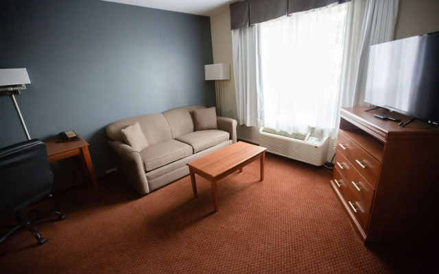 Super 8 by Wyndham Whitecourt