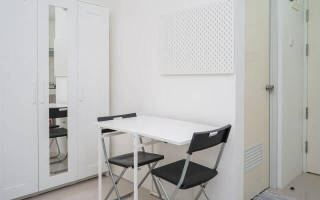 Beautiful and Comfy Studio at Silk Town Apartment