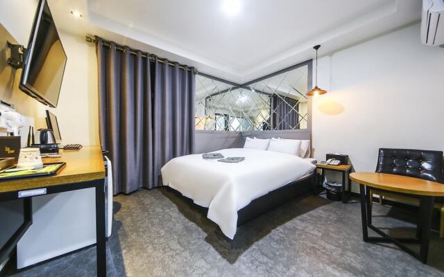 Wonju Two Days Hotel