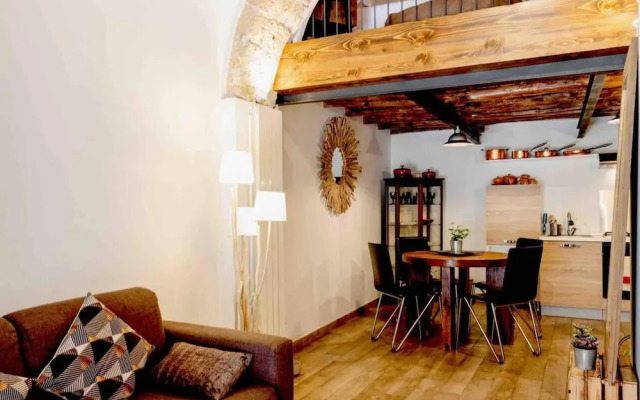 Citycenter Unique Apartment-sleeps 2- Pet Friendly