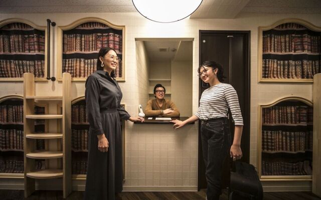 The Wardrobe Hostel Libreria