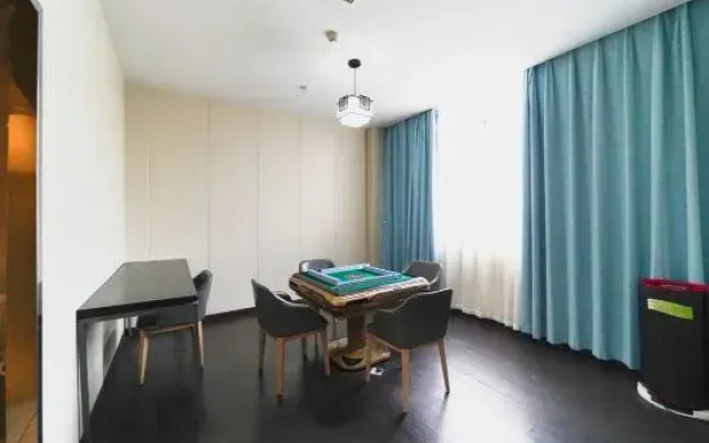 Baiyi Hotel (Suzhou Taihu Xukou Metro Station)