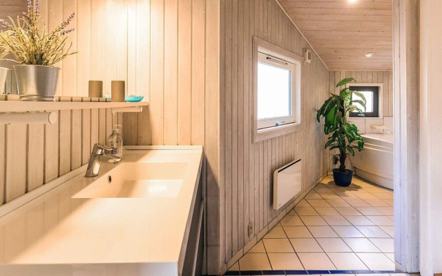 6 Person Holiday Home in Spottrup-by Traum