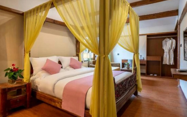 Lijiang Houfu Inn