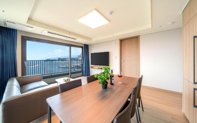 Sokcho I Park Suite Hotel and Residence