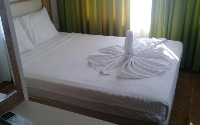 Rich Melissa Hotel