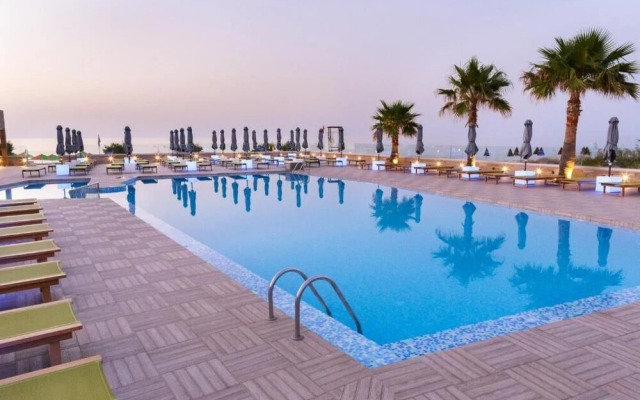 Enorme Eanthia Beach