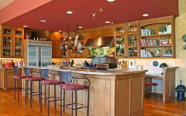 Thousand Springs Winery Bed and Breakfast