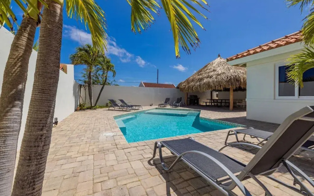 Colonial Modern Villa Sleep 14-pool Palapa Court