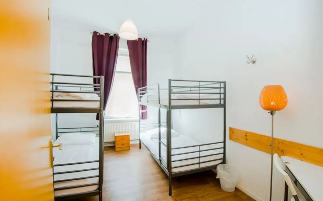 Annabanana Hostel