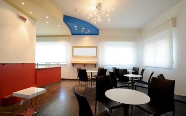 Antares Aparthotel