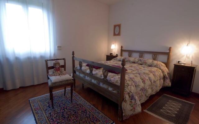 Luxurious Villa in Montelupone With Private Swimming Pool