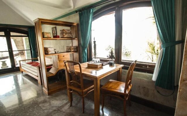 Saudara Home