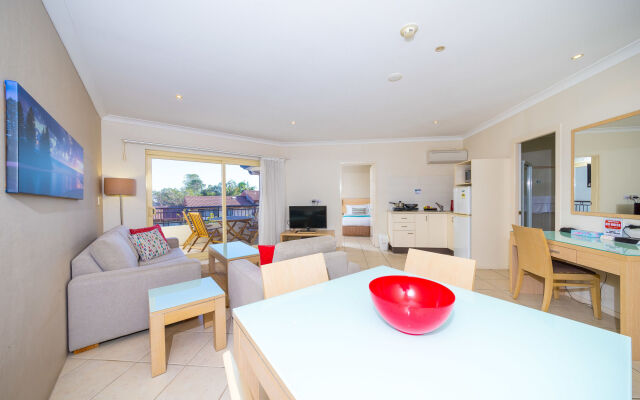 Terrigal Sails Serviced Apartments