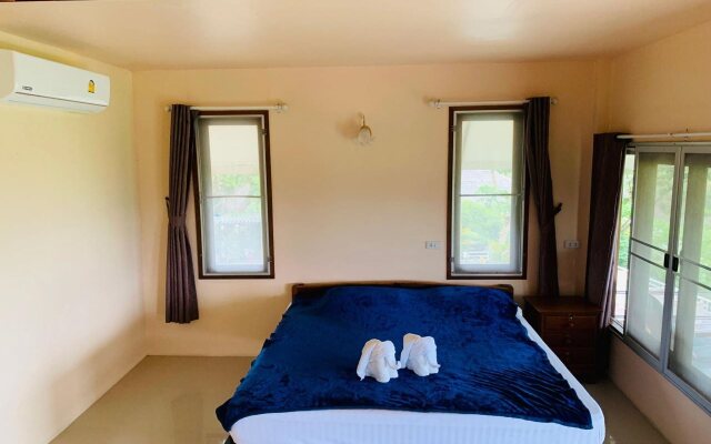 Lamai Koh Phayam Resort