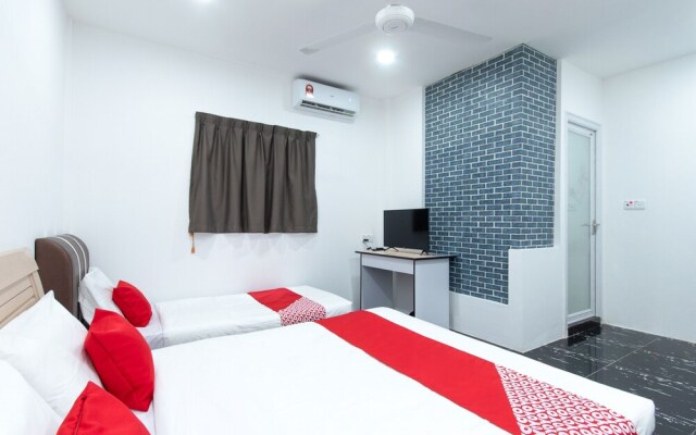 Weng Bee Guest House by OYO Rooms