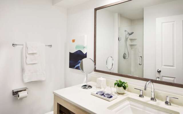 Parrot Key Hotel & Villas
