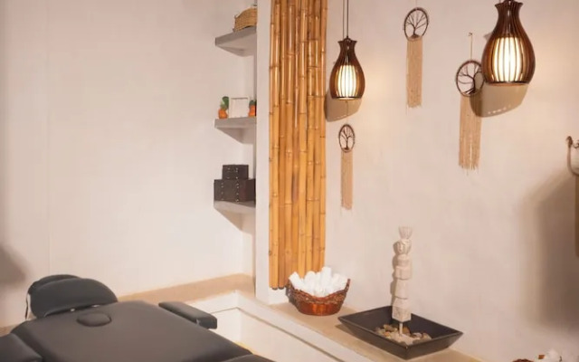 Honda Colonial Magdalena Resort