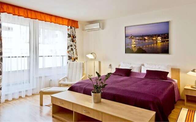 Corvin Lux Aparthotel