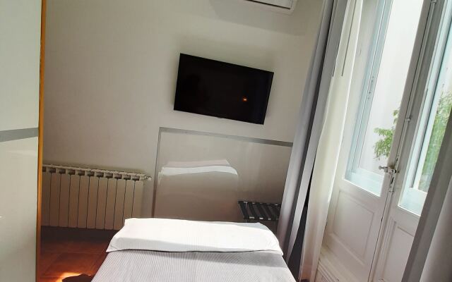 Hostal Las Fuentes - Adults Only