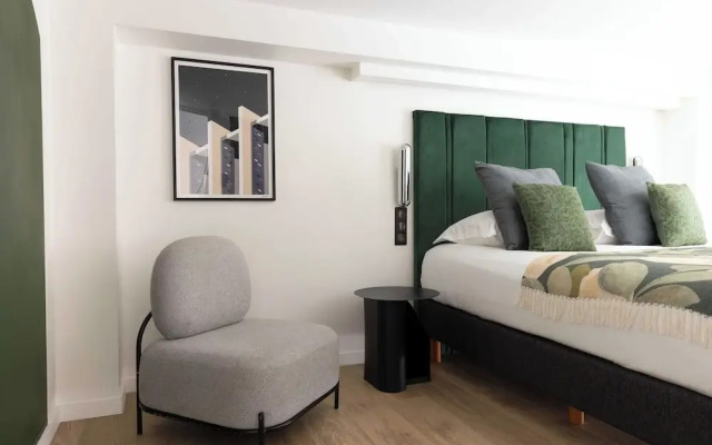 Authentic Apartment - 2br/6p - Place Pigalle