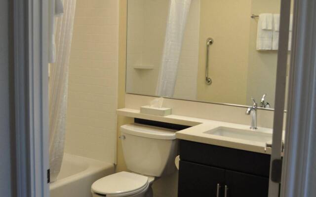 Candlewood Suites Bay City, an IHG Hotel