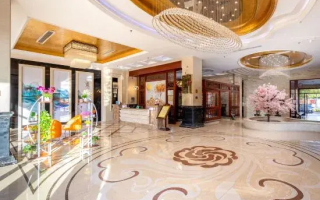 Ledong Baolong Hotel