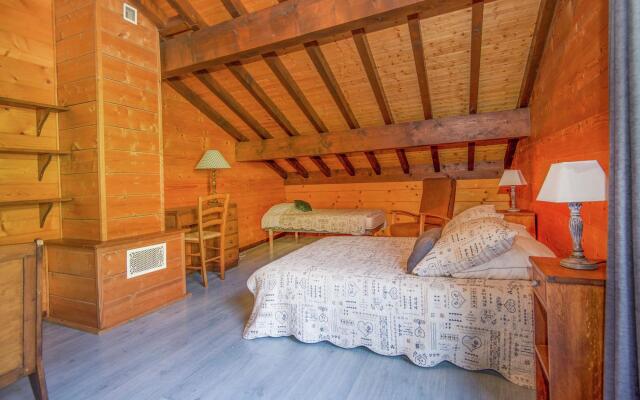 Cosy, Charateristic Chalet Near the Petit Châtel Lifts