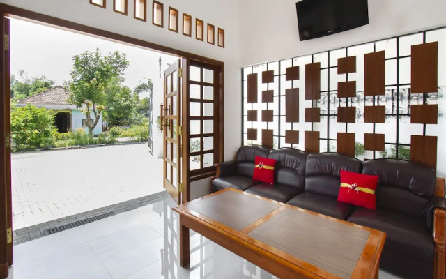 Forrest Inn by OYO Rooms