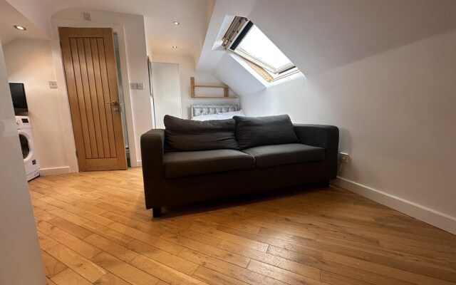 Stunning 1-bed Studio in Pudsey