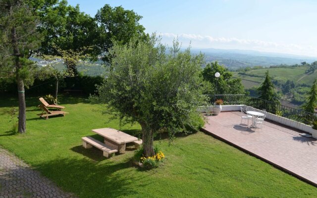 Cottage in Montefiore Near Forest and Beach