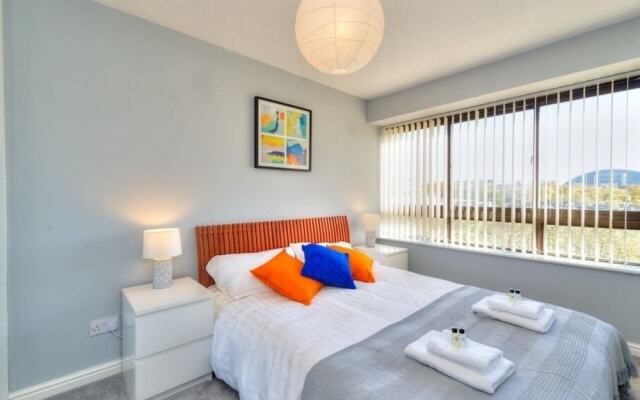 Xscape View Apartment With Balcony