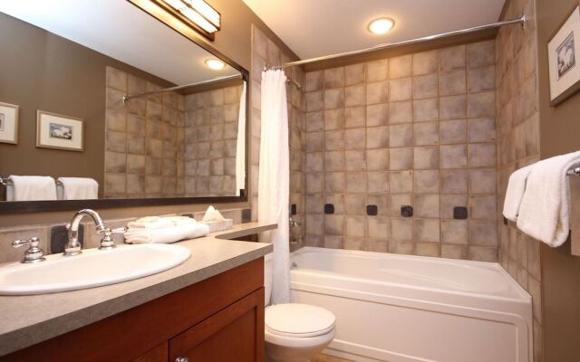 Timberline Lodges by Fernie Lodging Company